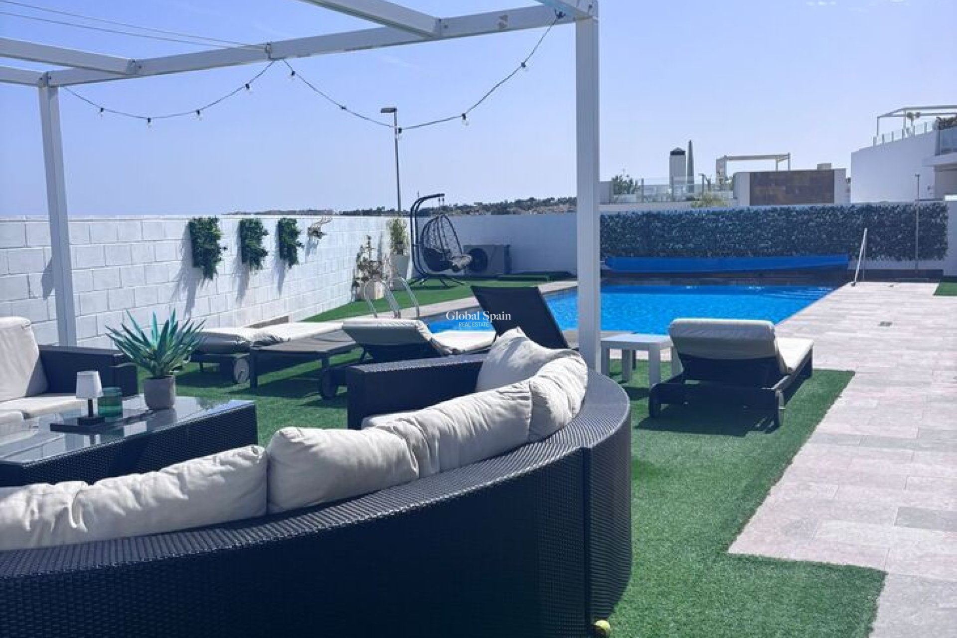 Wiederverkauf - VILLA -
VILLAMARTÍN - Costa Blanca