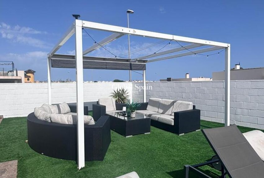 Wiederverkauf - VILLA -
VILLAMARTÍN - Costa Blanca