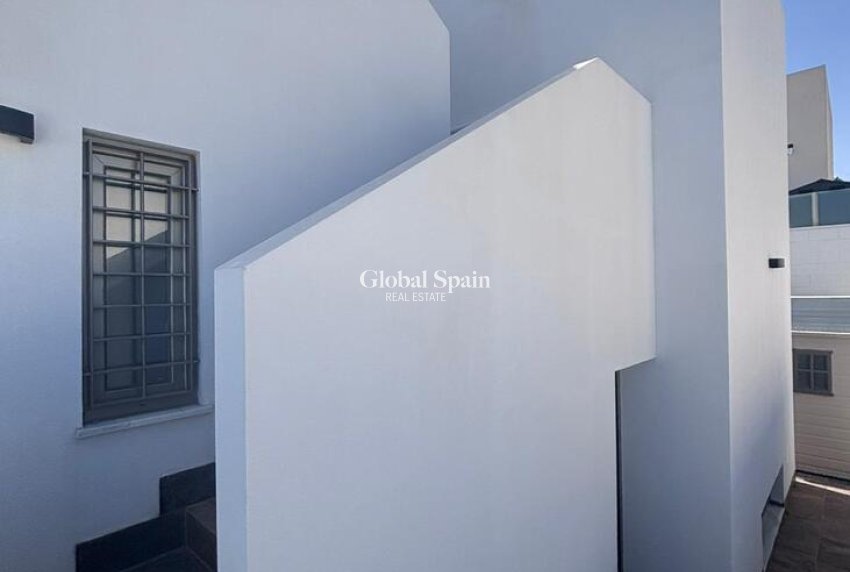 Wiederverkauf - VILLA -
VILLAMARTÍN - Costa Blanca