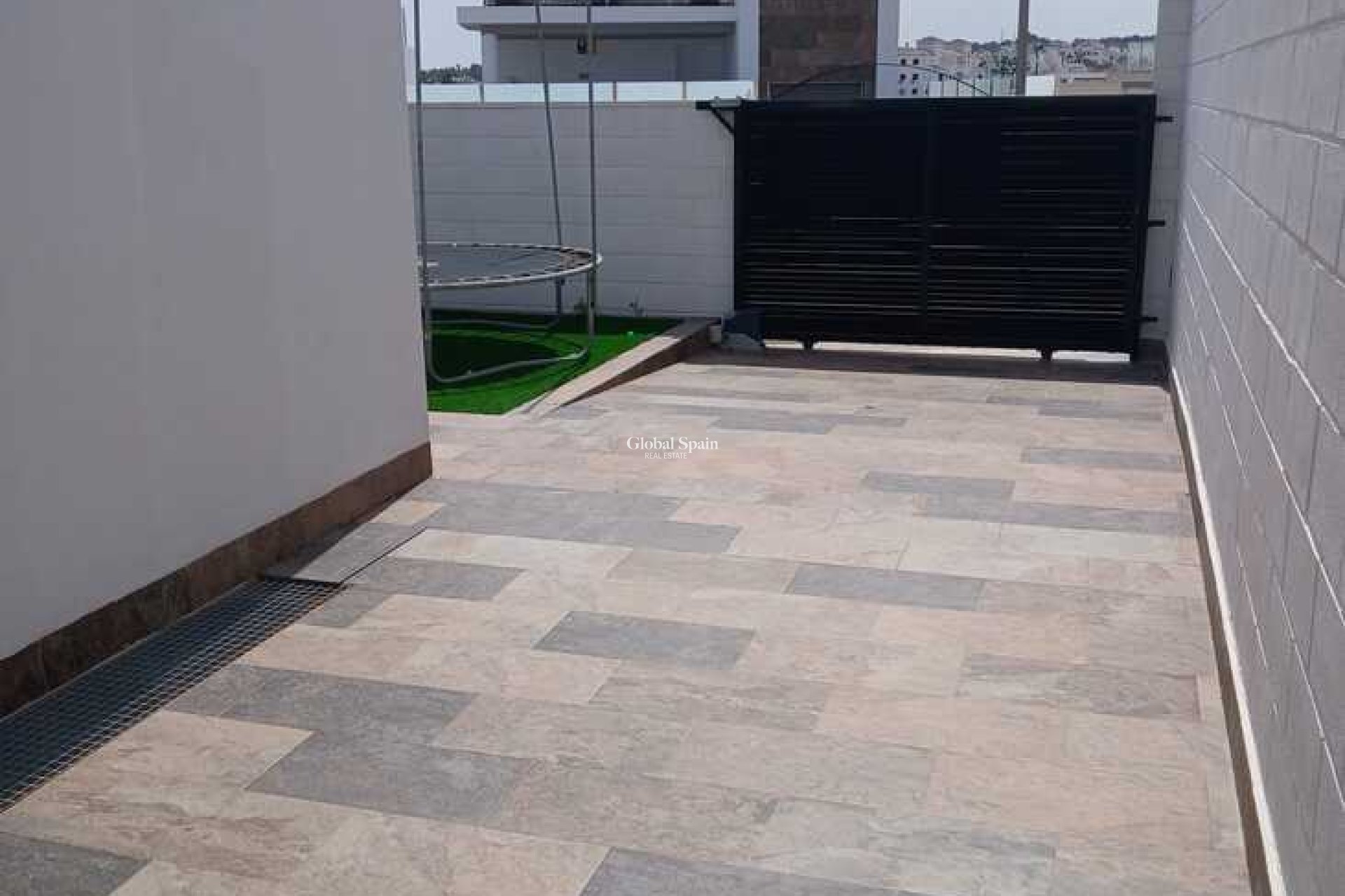 Wiederverkauf - VILLA -
VILLAMARTÍN - Costa Blanca