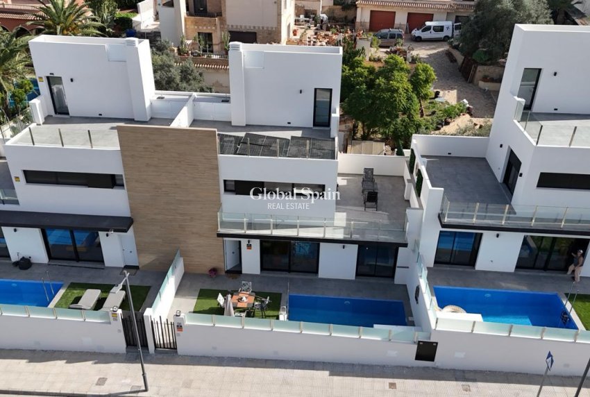 Wiederverkauf - VILLA -
VILLAMARTÍN - Costa Blanca