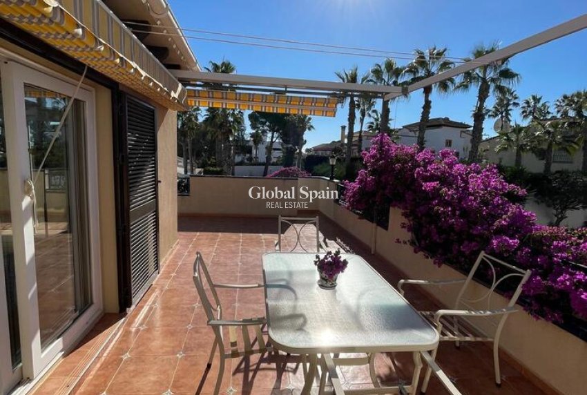 Wiederverkauf - VILLA -
VILLAMARTÍN - Costa Blanca