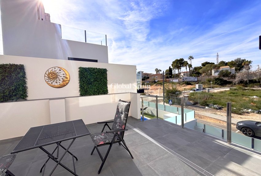 Wiederverkauf - VILLA -
VILLAMARTÍN - Costa Blanca