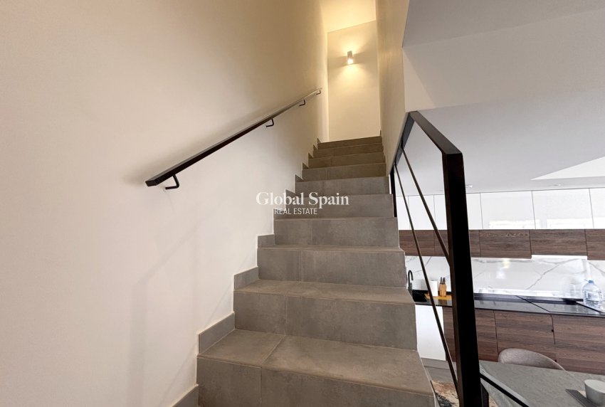 Wiederverkauf - VILLA -
VILLAMARTÍN - Costa Blanca