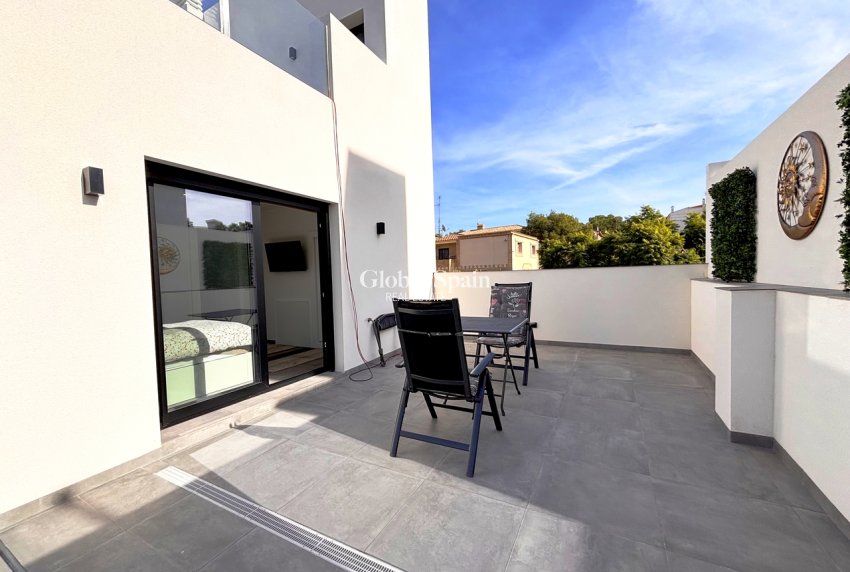 Wiederverkauf - VILLA -
VILLAMARTÍN - Costa Blanca
