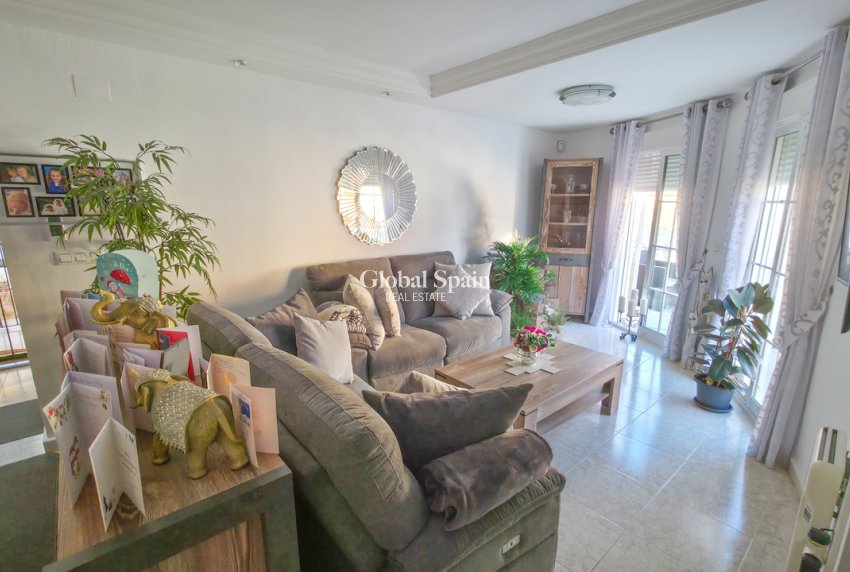 Wiederverkauf - VILLA -
VILLAMARTÍN - Costa Blanca