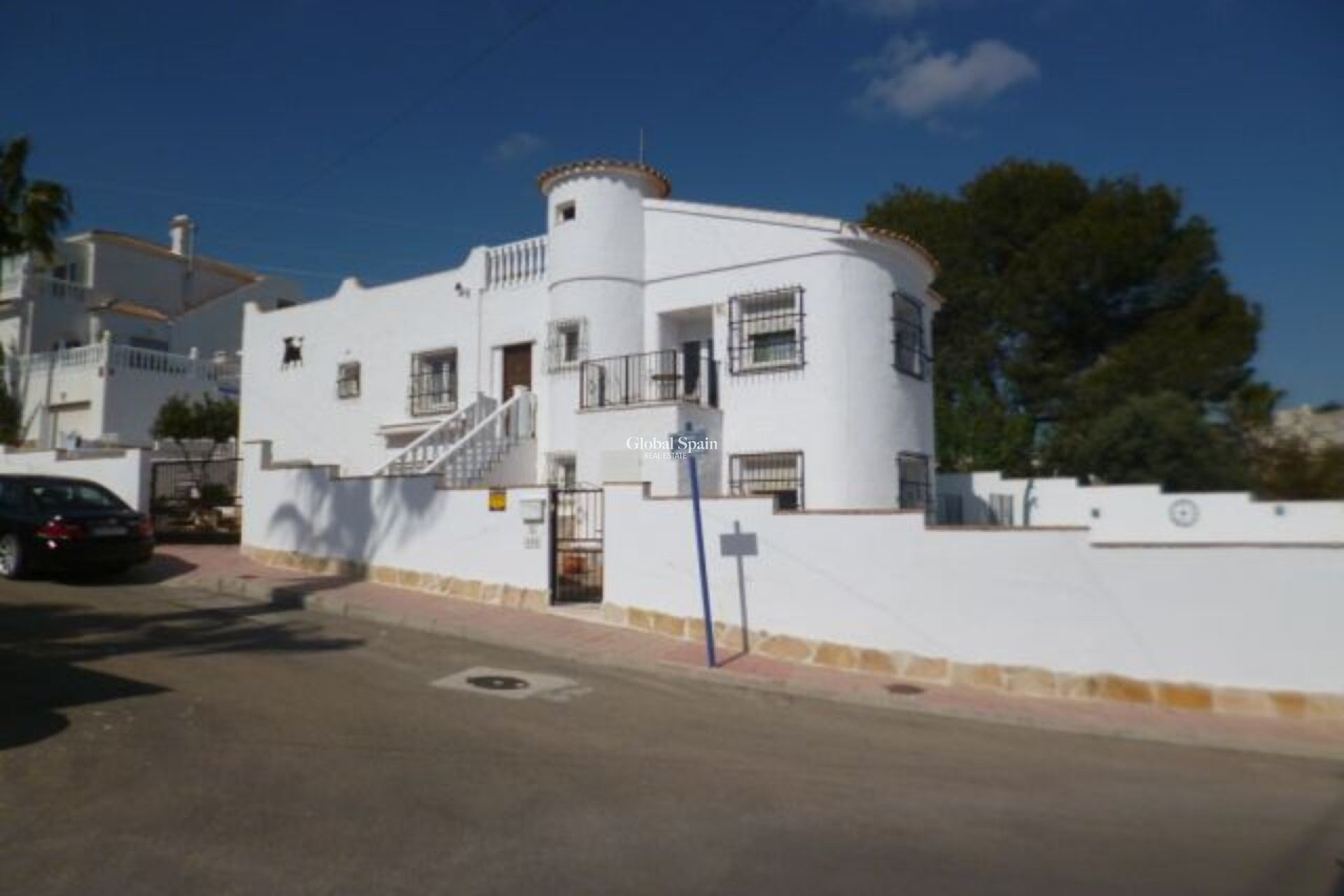 Wiederverkauf - VILLA -
VILLAMARTÍN - Costa Blanca