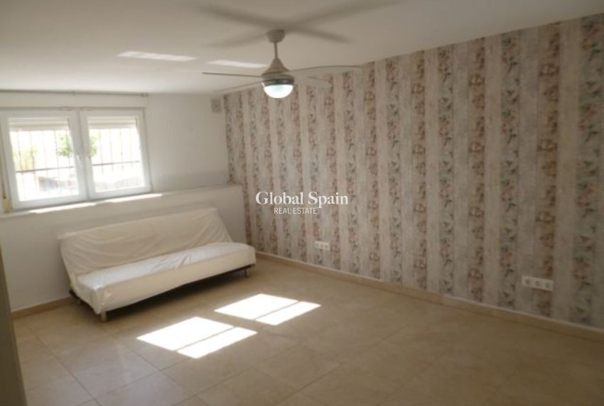 Wiederverkauf - VILLA -
VILLAMARTÍN - Costa Blanca