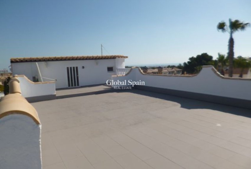 Wiederverkauf - VILLA -
VILLAMARTÍN - Costa Blanca