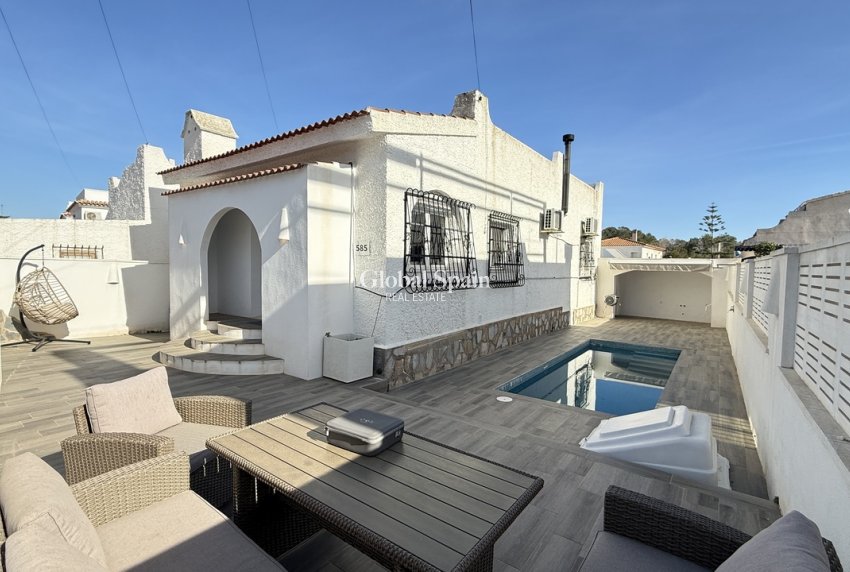 Wiederverkauf - VILLA -
VILLAMARTÍN - Costa Blanca