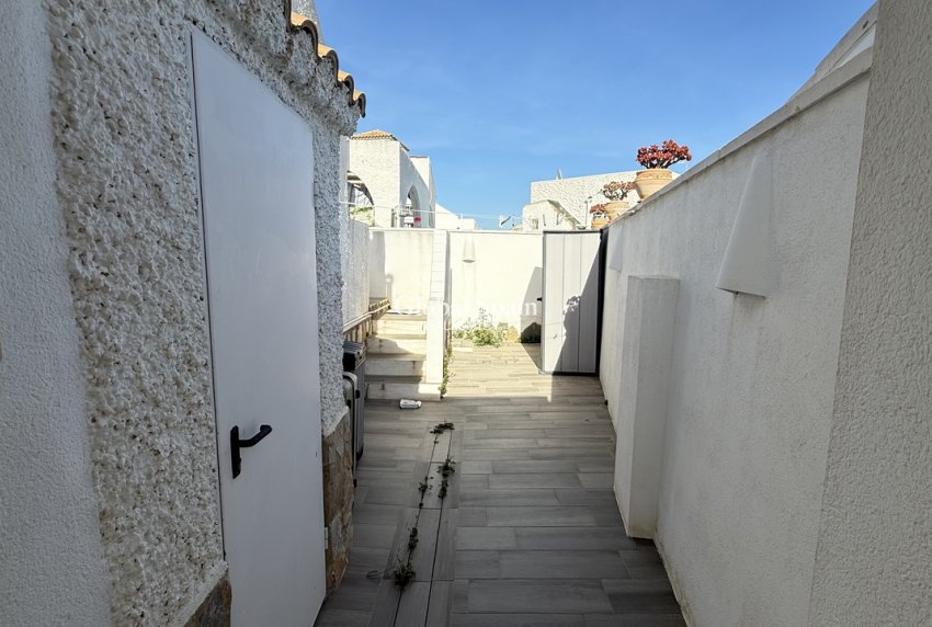 Wiederverkauf - VILLA -
VILLAMARTÍN - Costa Blanca