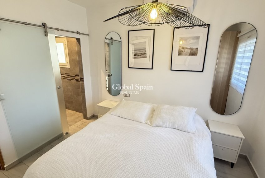 Wiederverkauf - VILLA -
VILLAMARTÍN - Costa Blanca