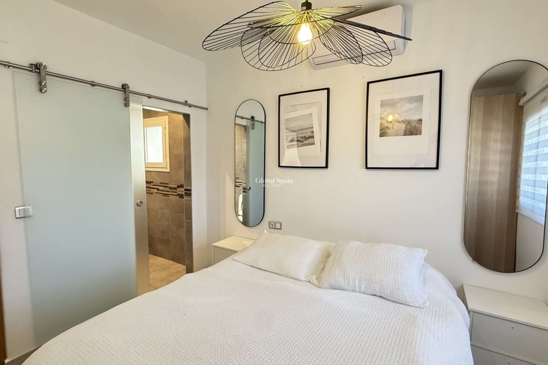 Wiederverkauf - VILLA -
VILLAMARTÍN - Costa Blanca