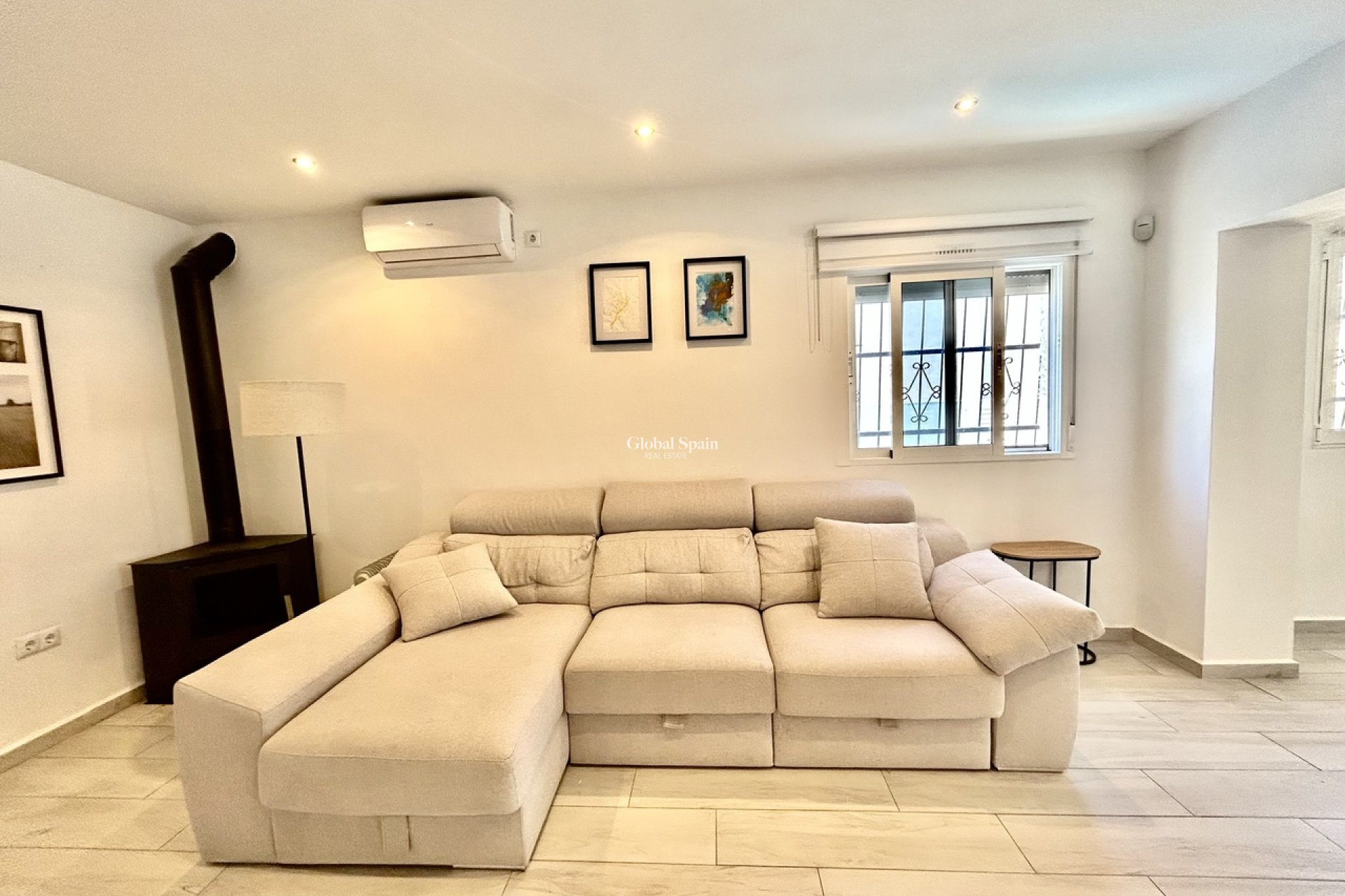 Wiederverkauf - VILLA -
VILLAMARTÍN - Costa Blanca