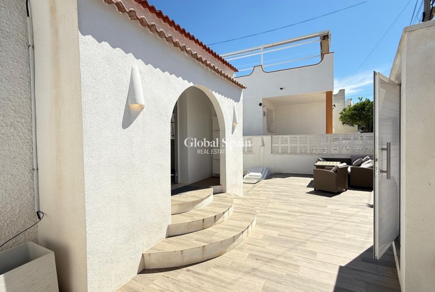 Wiederverkauf - VILLA -
VILLAMARTÍN - Costa Blanca