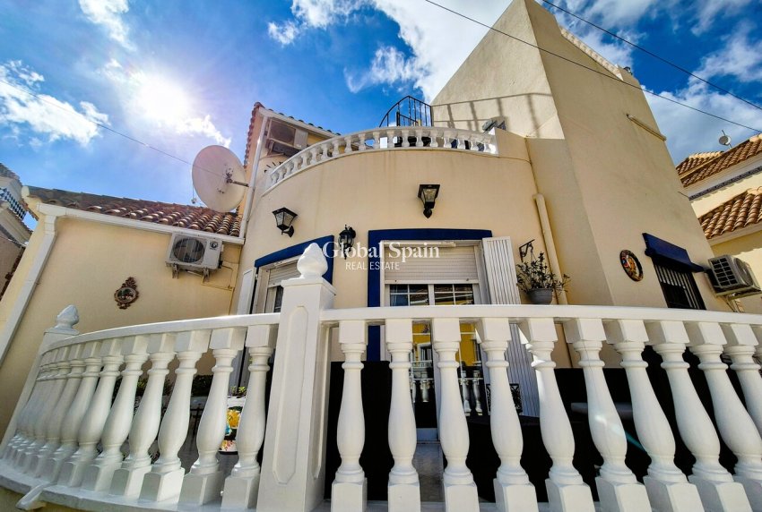 Wiederverkauf - VILLA -
VILLAMARTÍN - Costa Blanca
