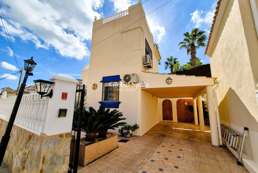 Wiederverkauf - VILLA -
VILLAMARTÍN - Costa Blanca