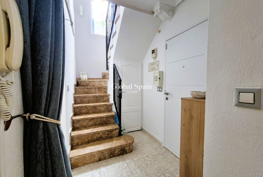 Wiederverkauf - VILLA -
VILLAMARTÍN - Costa Blanca