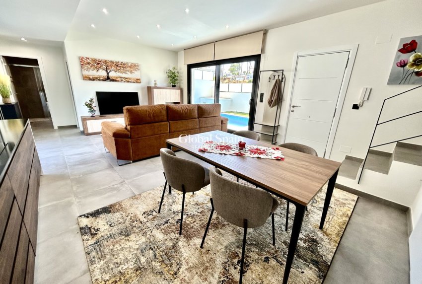Wiederverkauf - VILLA -
VILLAMARTÍN - Costa Blanca