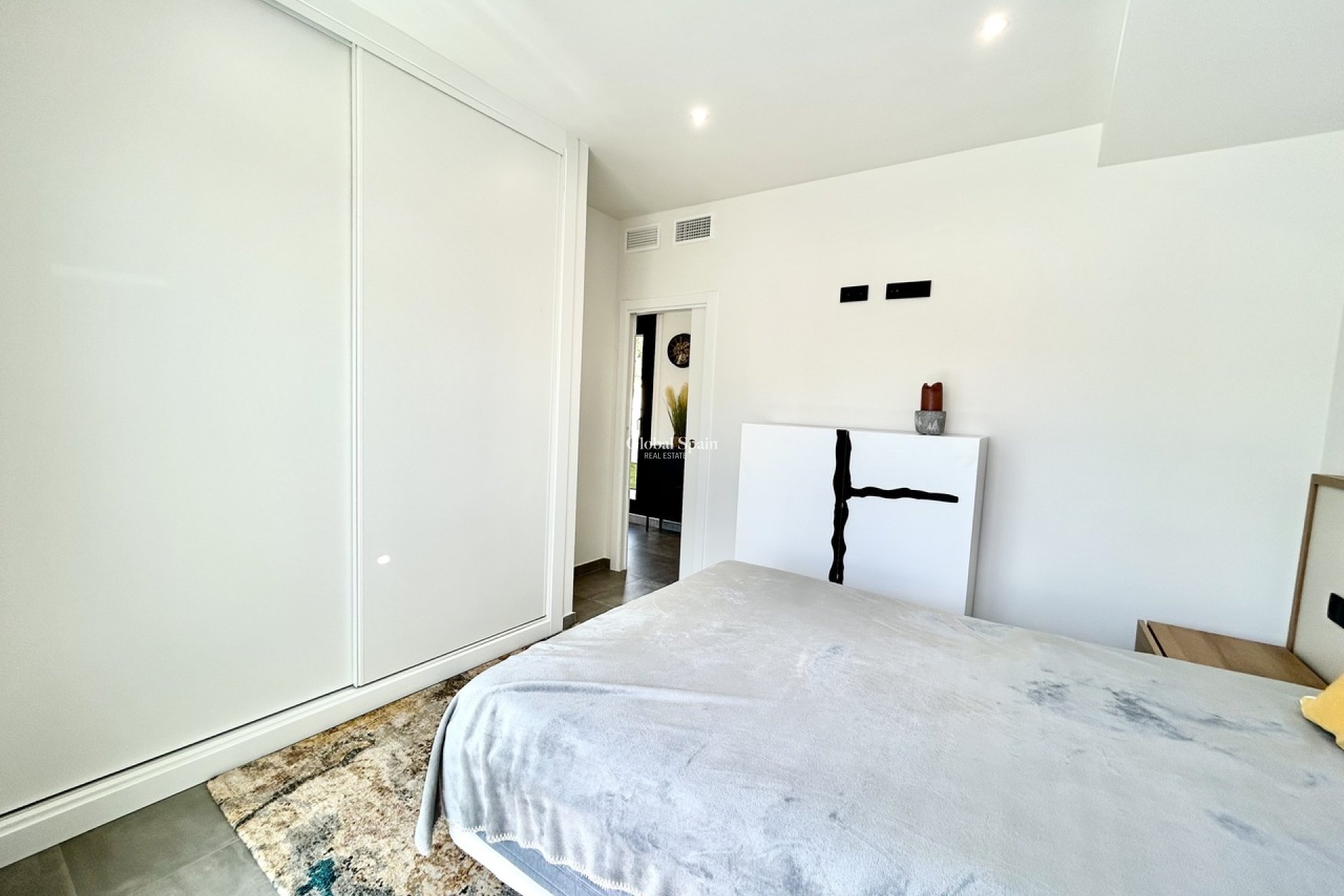 Wiederverkauf - VILLA -
VILLAMARTÍN - Costa Blanca