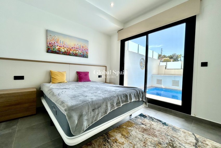 Wiederverkauf - VILLA -
VILLAMARTÍN - Costa Blanca