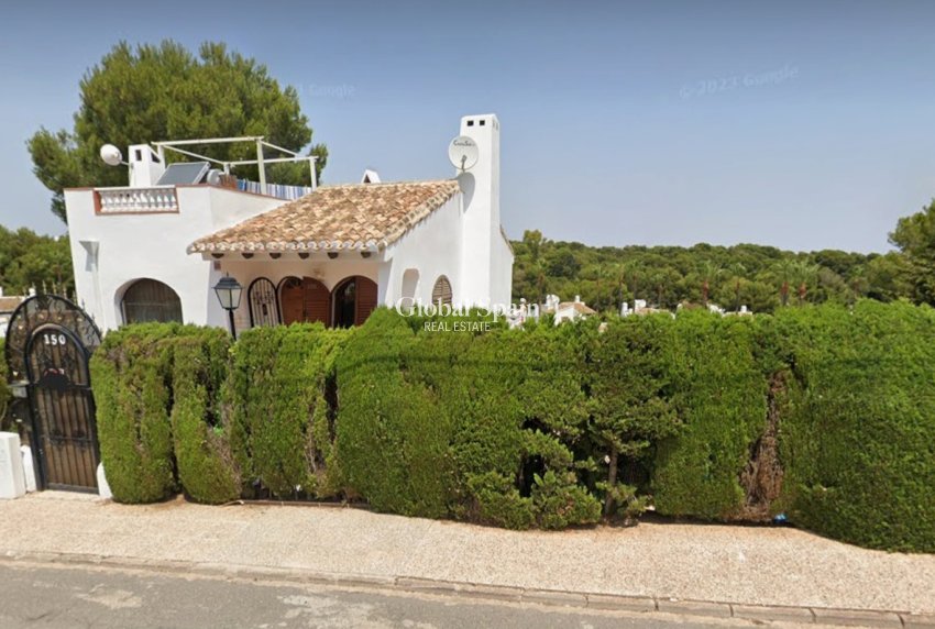 Wiederverkauf - VILLA -
VILLAMARTÍN - Costa Blanca