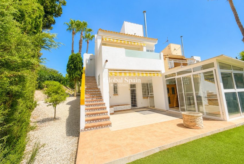 Wiederverkauf - VILLA -
VILLAMARTÍN - Costa Blanca