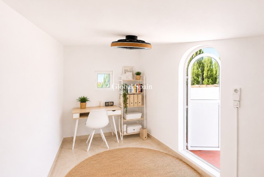 Wiederverkauf - VILLA -
VILLAMARTÍN - Costa Blanca
