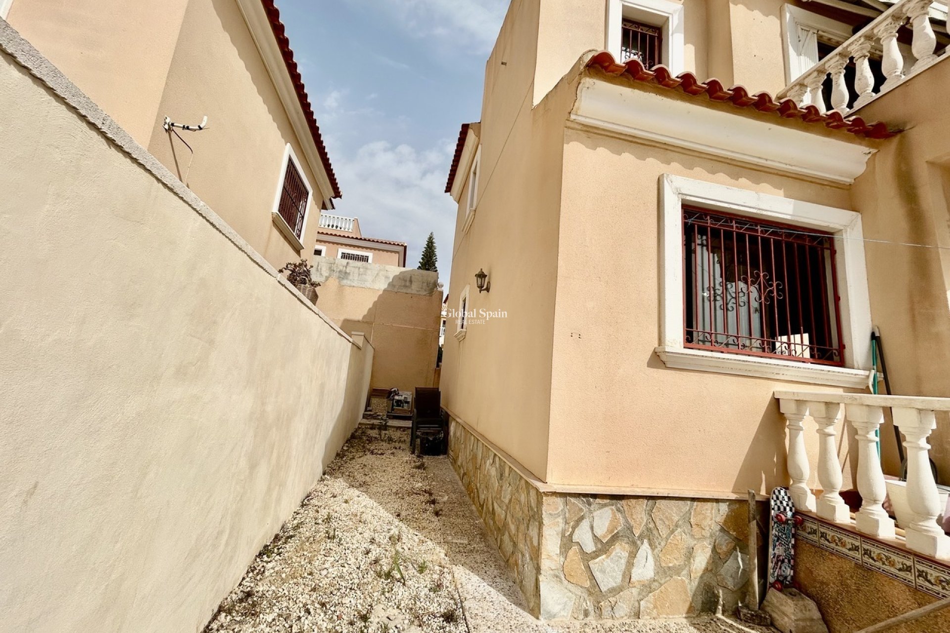 Wiederverkauf - VILLA -
VILLAMARTÍN - Costa Blanca