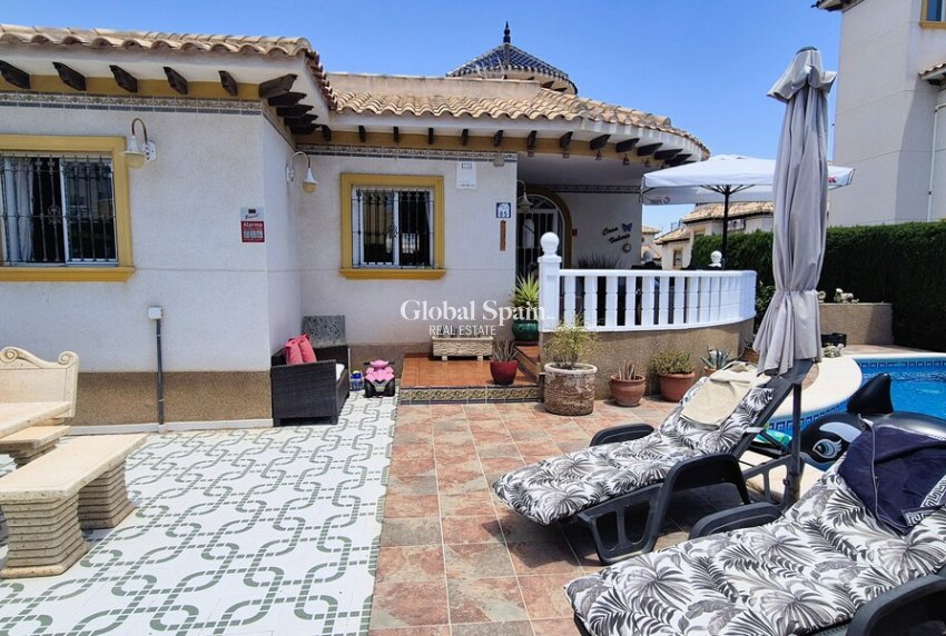Wiederverkauf - VILLA -
VILLAMARTÍN - Costa Blanca