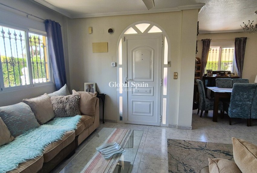 Wiederverkauf - VILLA -
VILLAMARTÍN - Costa Blanca