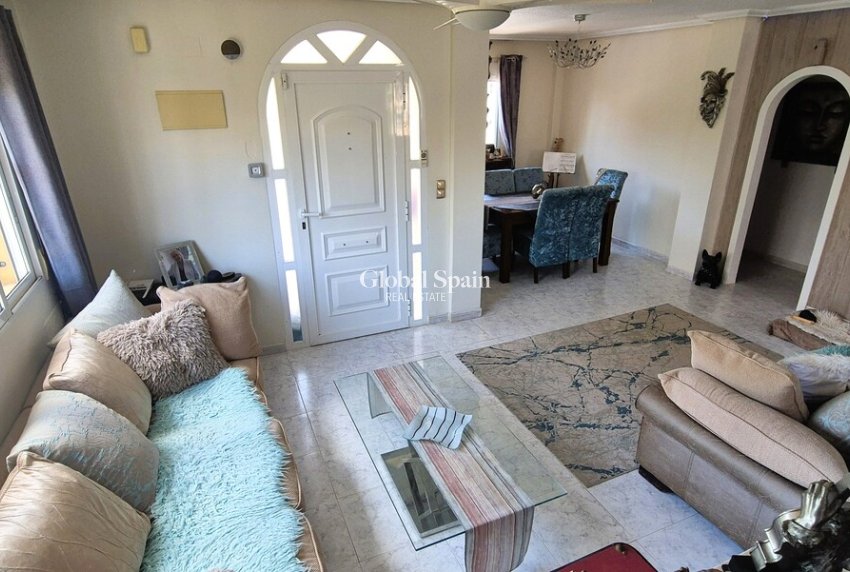 Wiederverkauf - VILLA -
VILLAMARTÍN - Costa Blanca