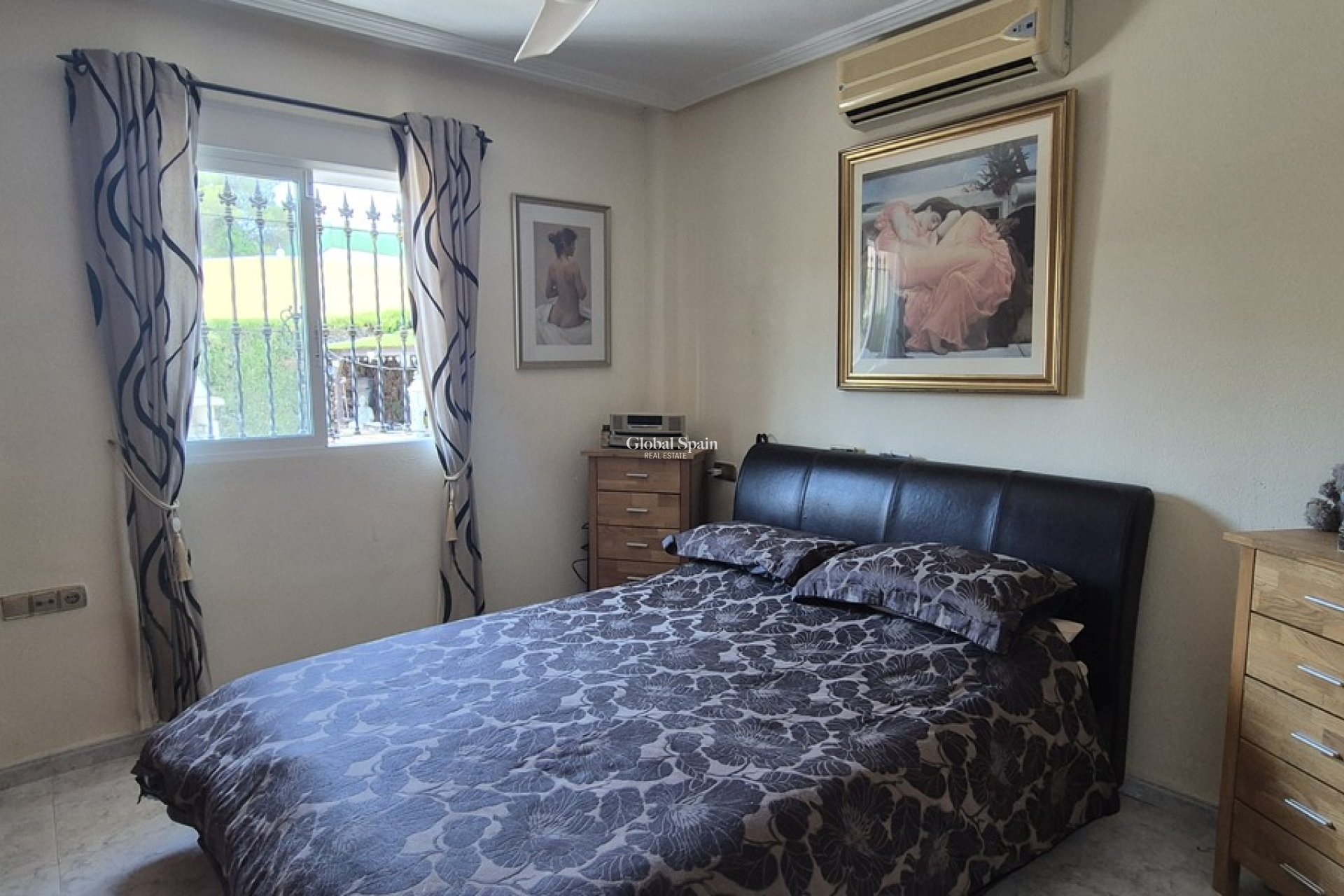 Wiederverkauf - VILLA -
VILLAMARTÍN - Costa Blanca