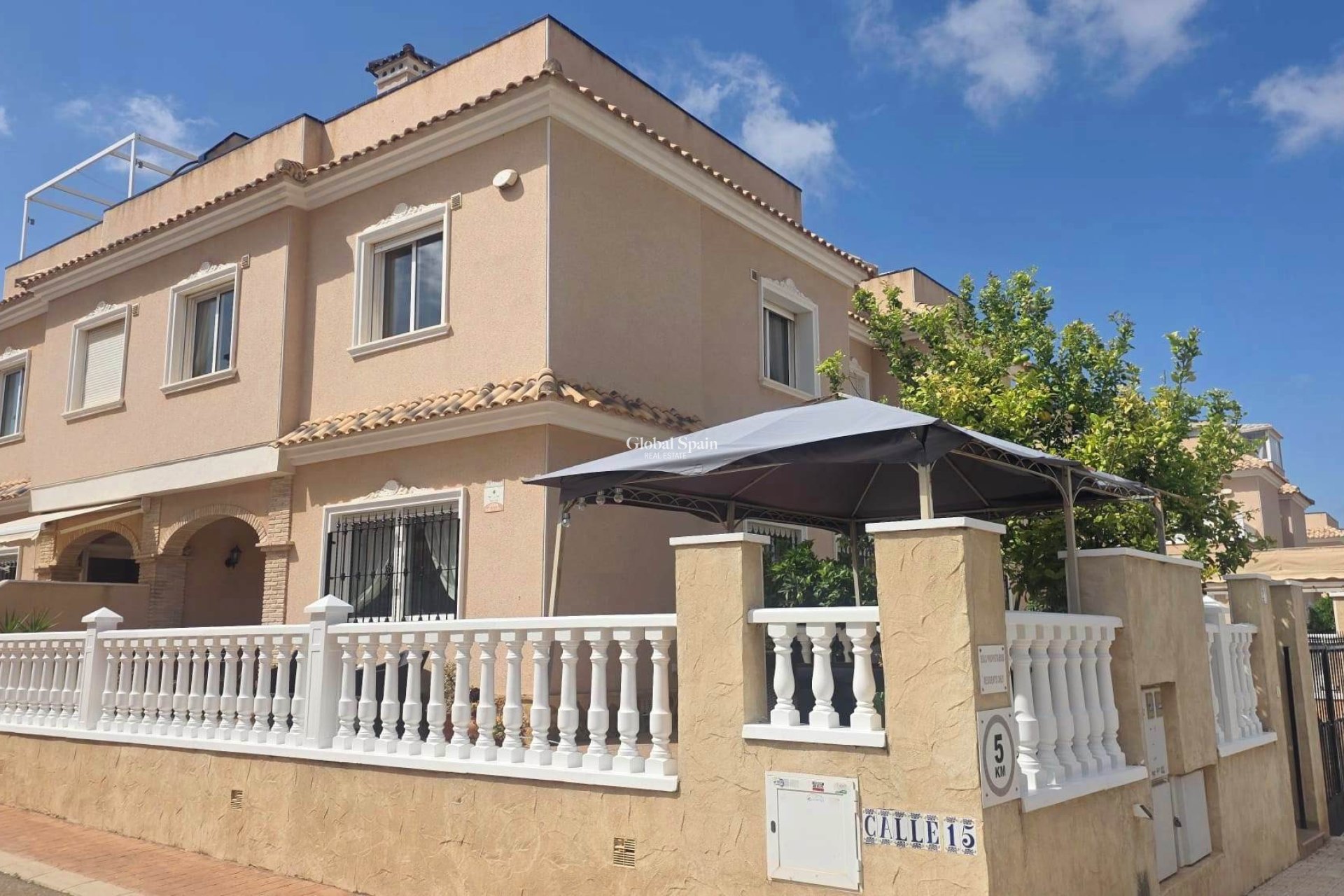 Wiederverkauf - VILLA -
VILLAMARTÍN - Costa Blanca