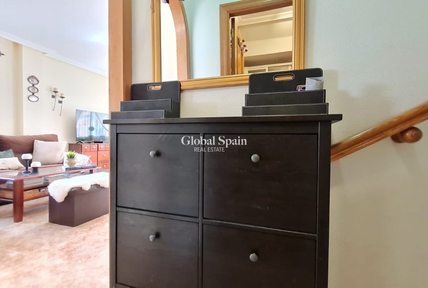 Wiederverkauf - VILLA -
VILLAMARTÍN - Costa Blanca