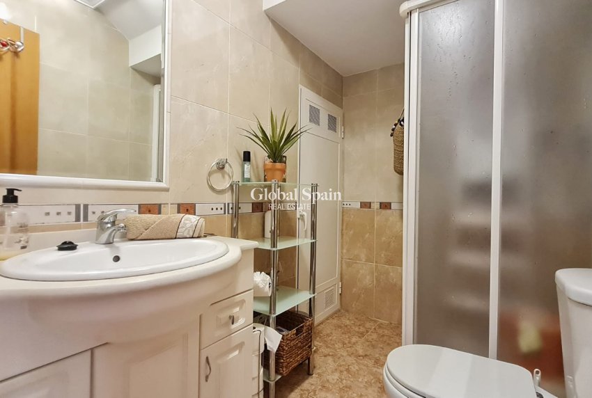 Wiederverkauf - VILLA -
VILLAMARTÍN - Costa Blanca