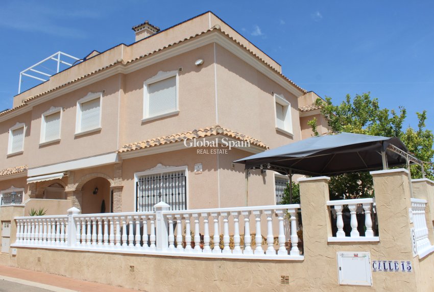 Wiederverkauf - VILLA -
VILLAMARTÍN - Costa Blanca