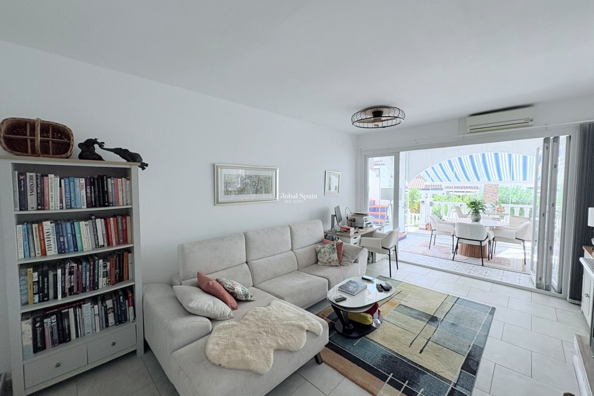 Wiederverkauf - VILLA -
VILLAMARTÍN - Costa Blanca