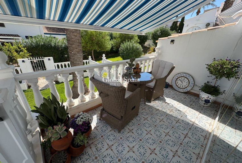 Wiederverkauf - VILLA -
VILLAMARTÍN - Costa Blanca