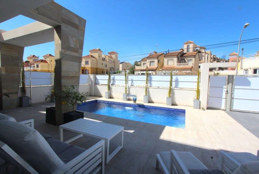 Wiederverkauf - VILLA -
VILLAMARTÍN - El Galan