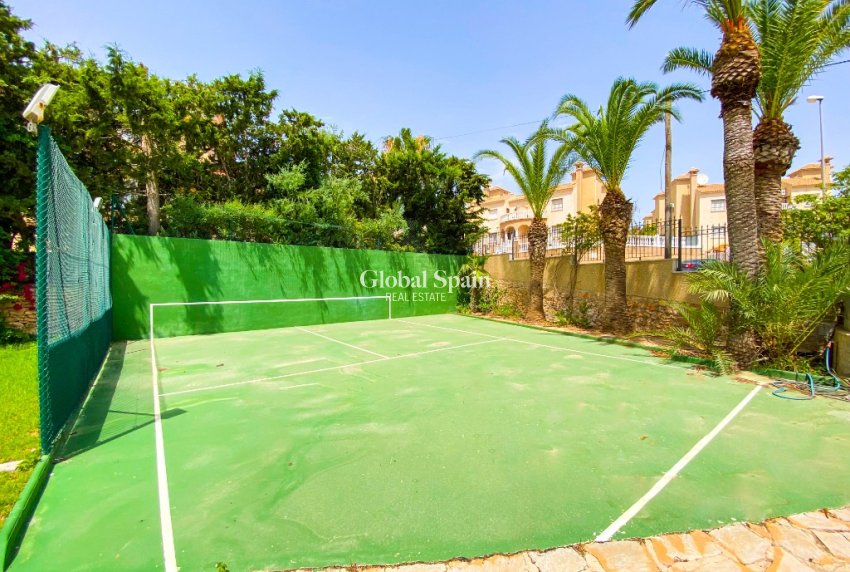 Wiederverkauf - Villa -
VILLAMARTÍN