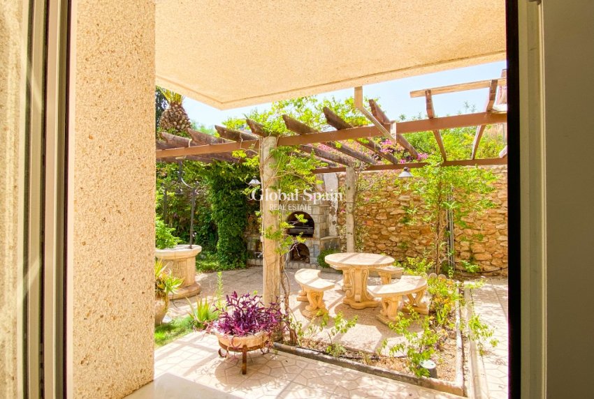 Wiederverkauf - Villa -
VILLAMARTÍN