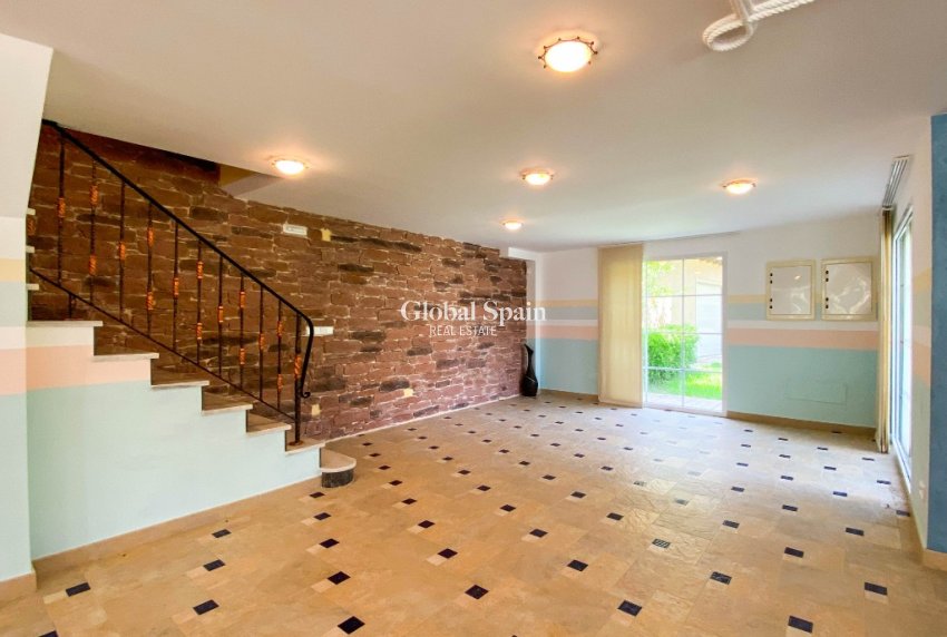 Wiederverkauf - Villa -
VILLAMARTÍN