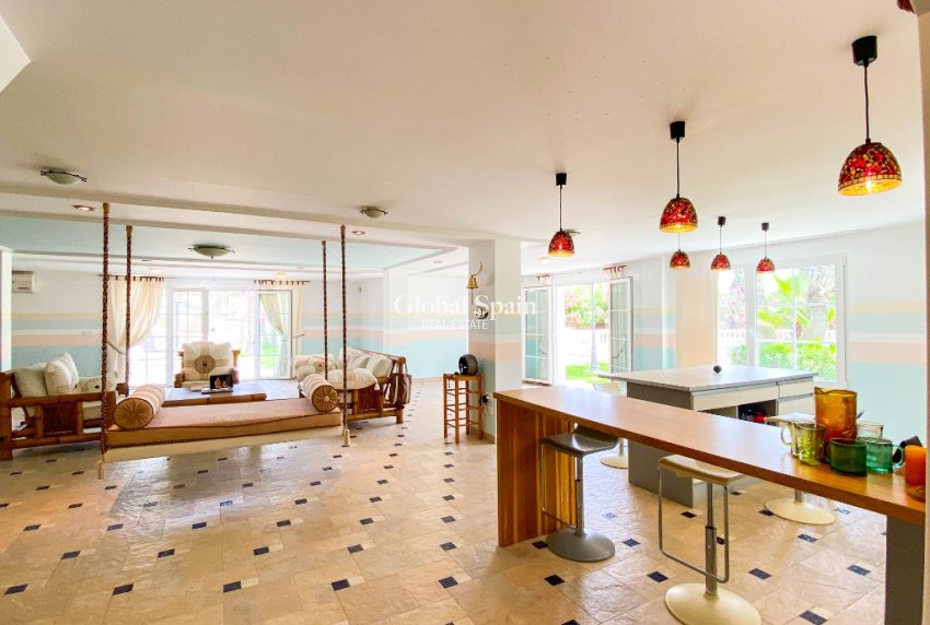 Wiederverkauf - Villa -
VILLAMARTÍN