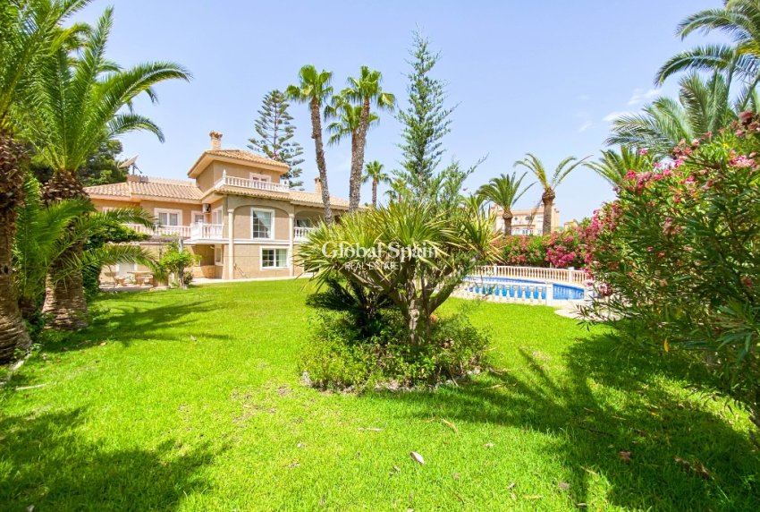 Wiederverkauf - Villa -
VILLAMARTÍN