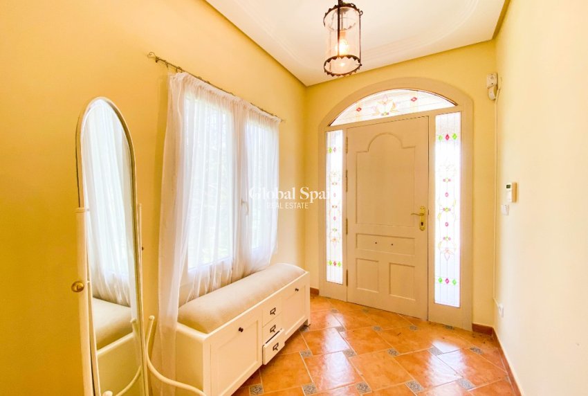 Wiederverkauf - Villa -
VILLAMARTÍN