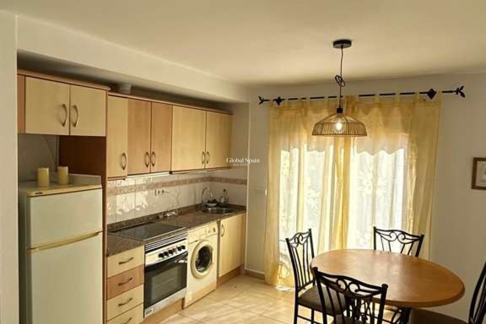 Wiederverkauf - WOHNUNG -
ALFAZ DEL PI