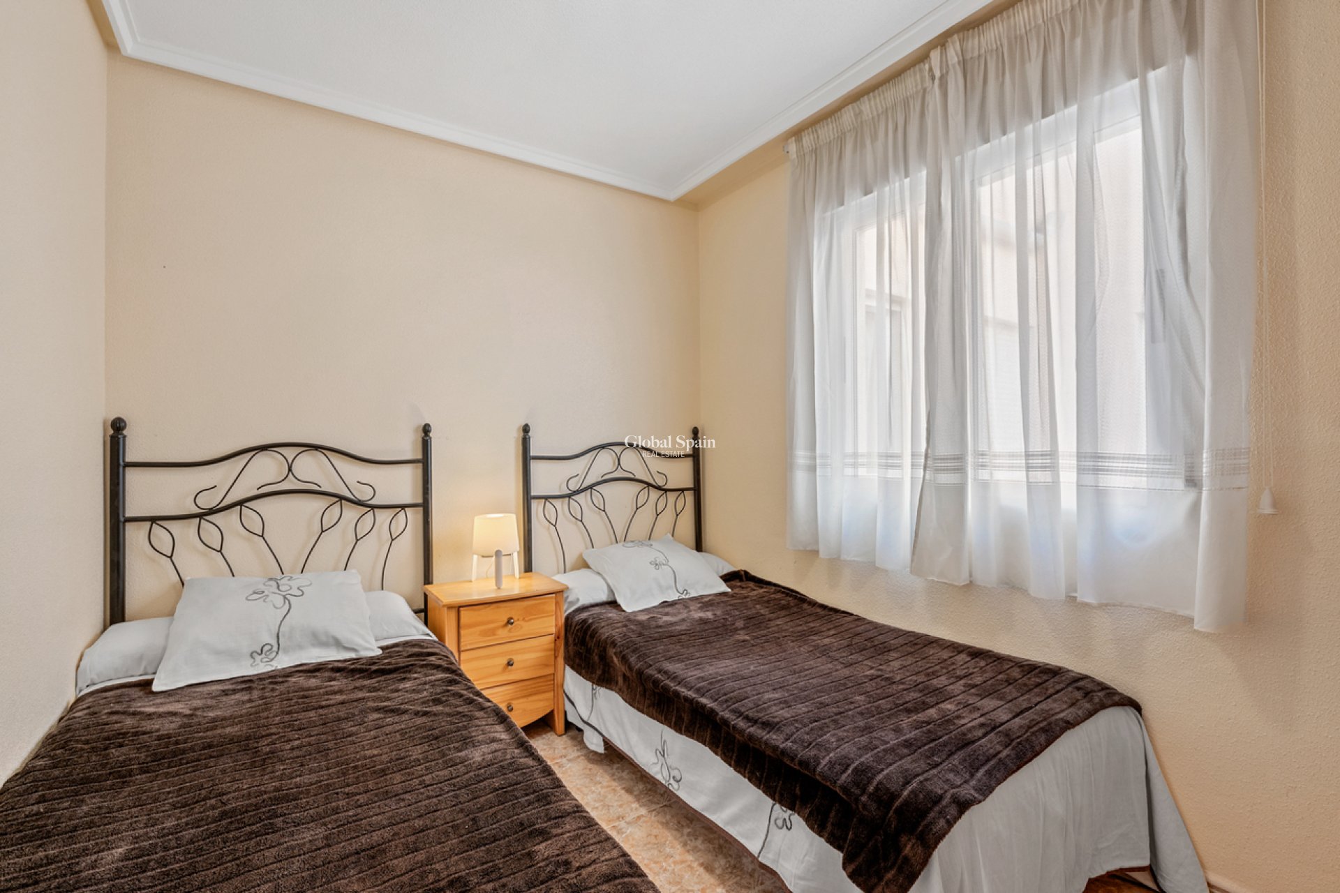 Wiederverkauf - WOHNUNG -
ALGORFA - Inland