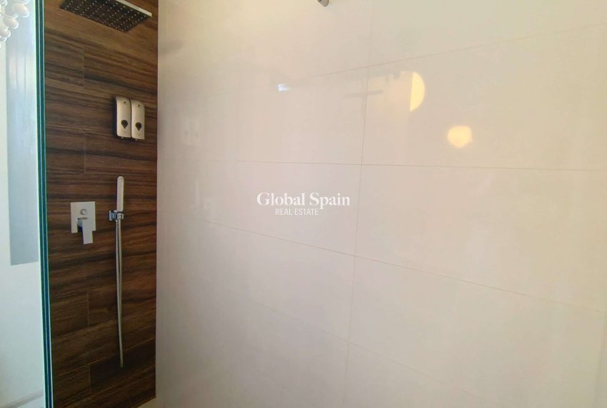 Wiederverkauf - WOHNUNG -
ALGORFA - Inland