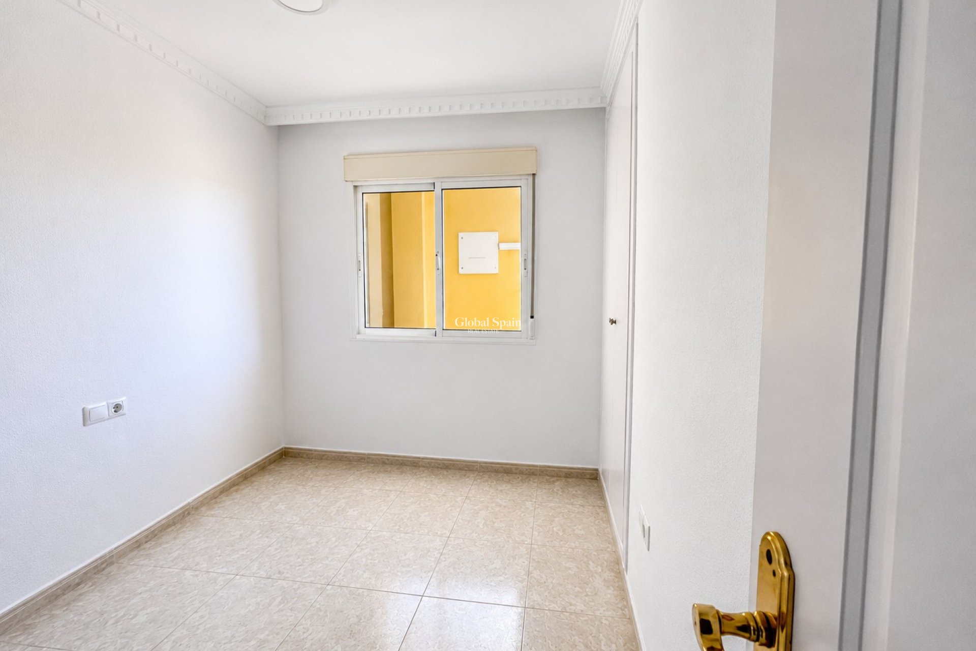 Wiederverkauf - WOHNUNG -
ALGORFA - Inland